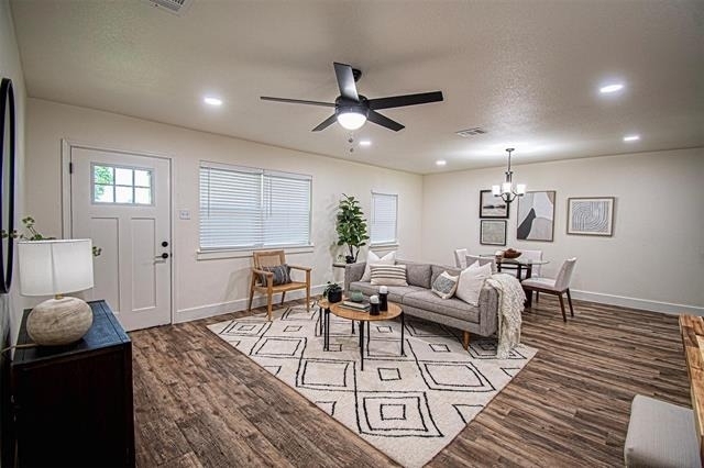 551 E Burks Street - Photo 3