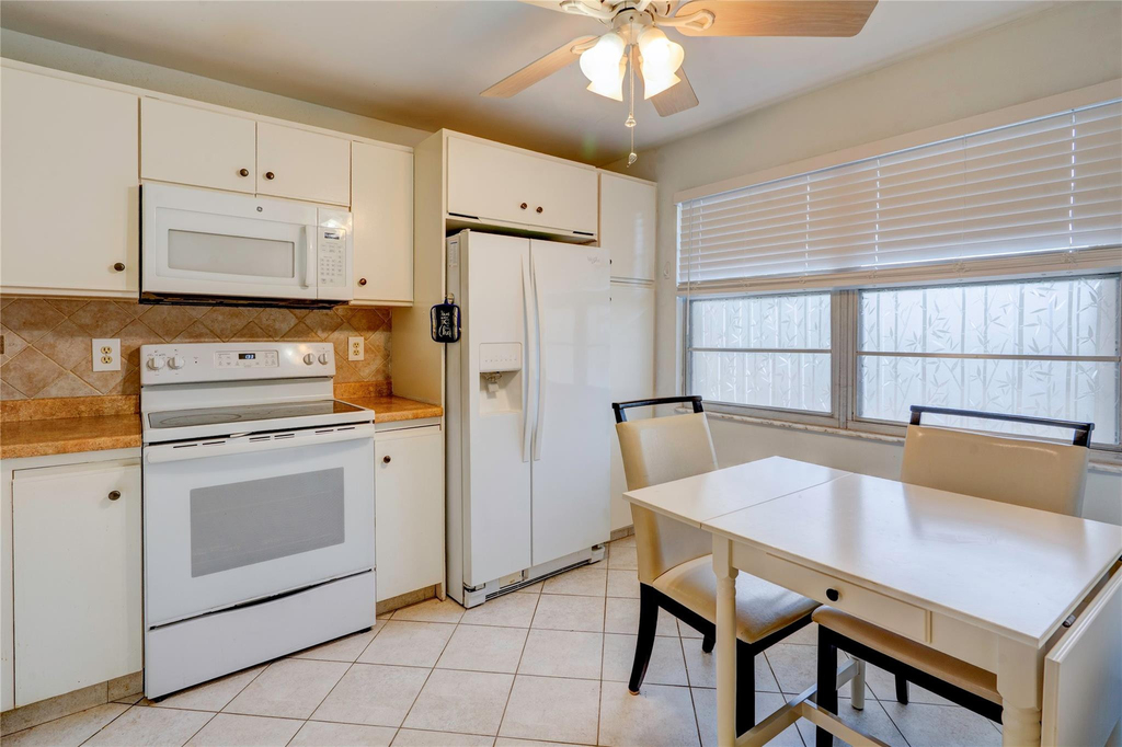3102 Portofino Point - Photo 2