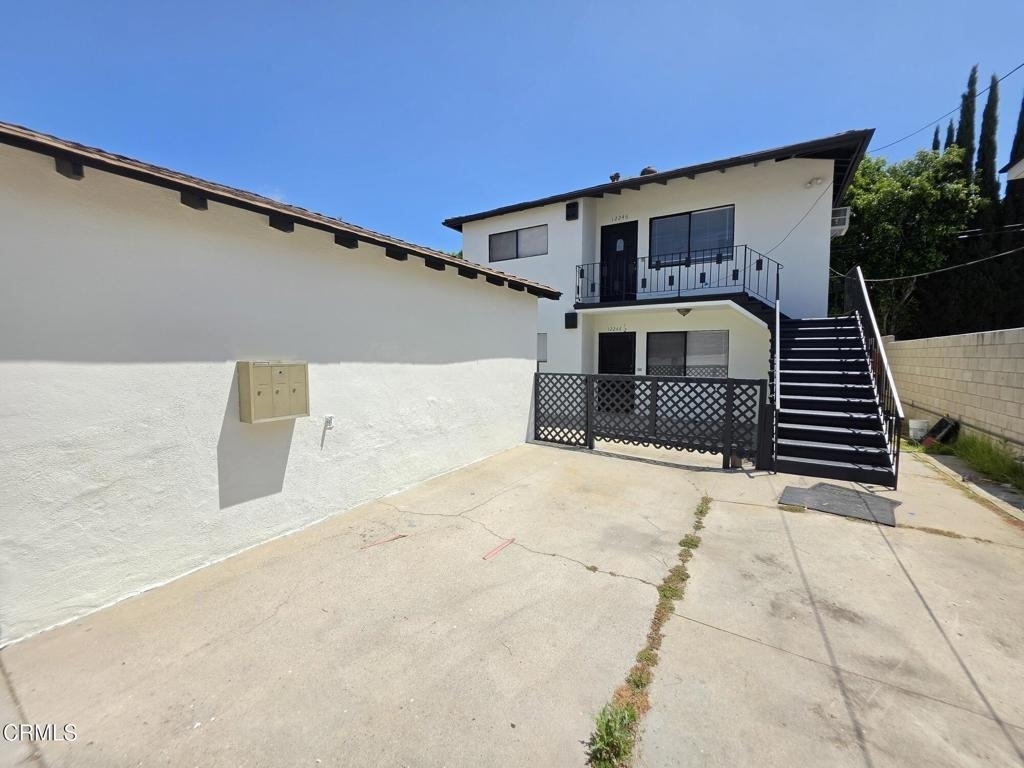 12246 Oxnard Street - Photo 12