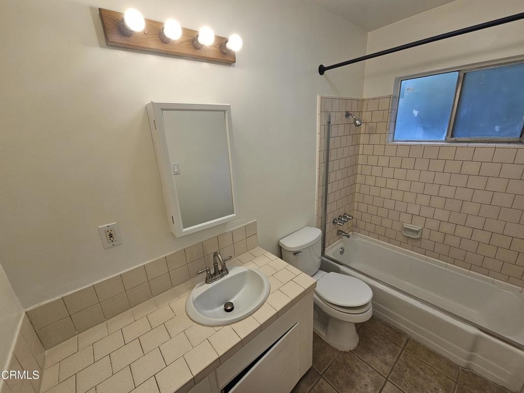 12246 Oxnard Street - Photo 9