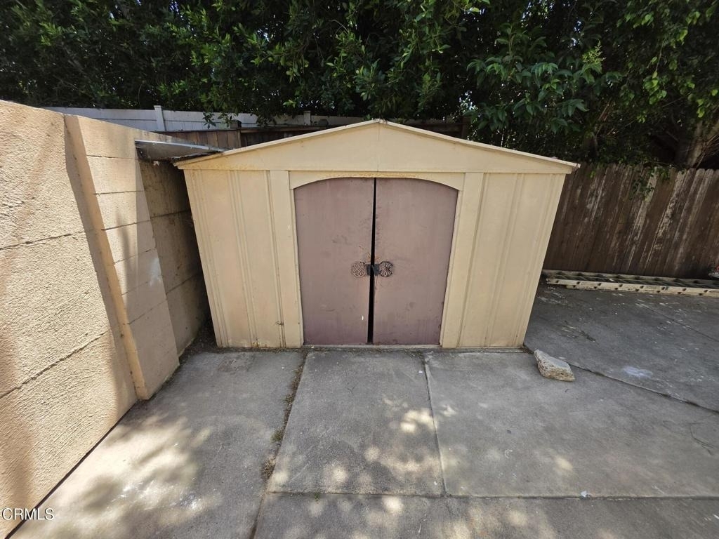 12246 Oxnard Street - Photo 11
