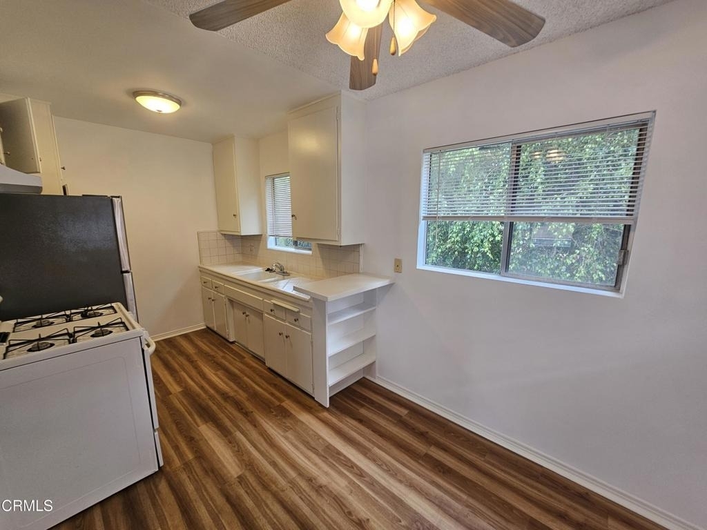 12246 Oxnard Street - Photo 6