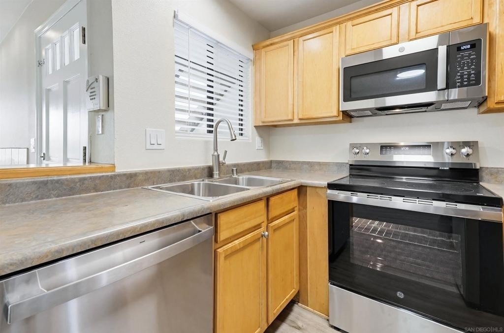 3572 Sunset Ln - Photo 12