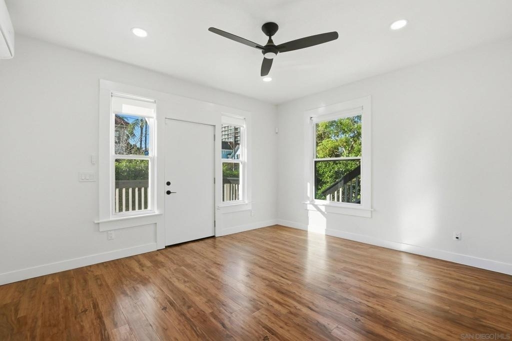 312 Brookes Avenue - Photo 2