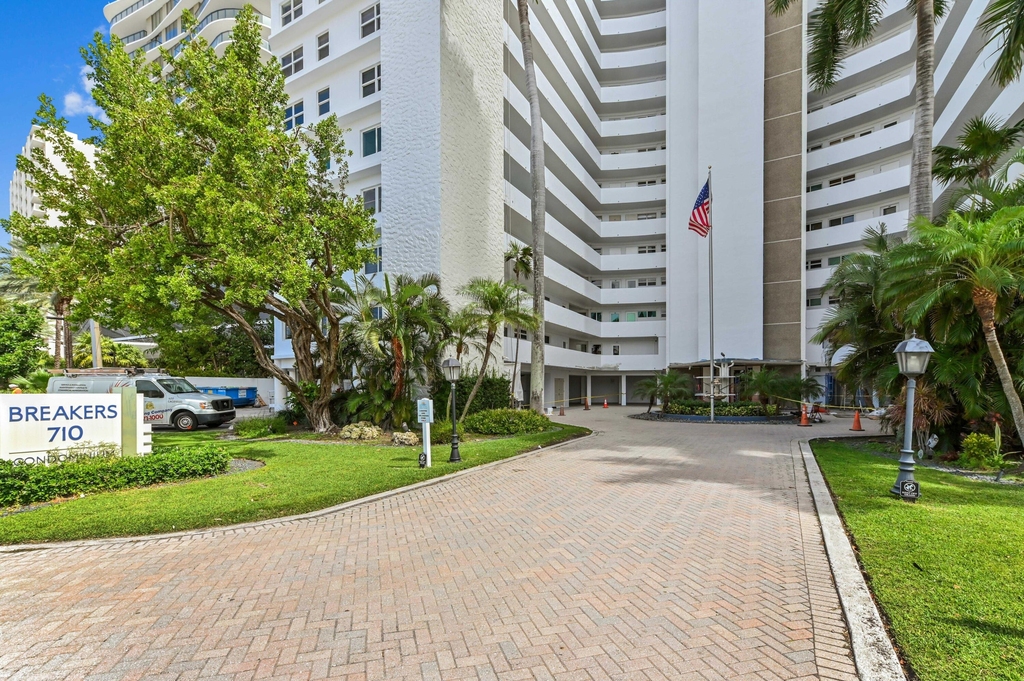 710 N Ocean Boulevard - Photo 2
