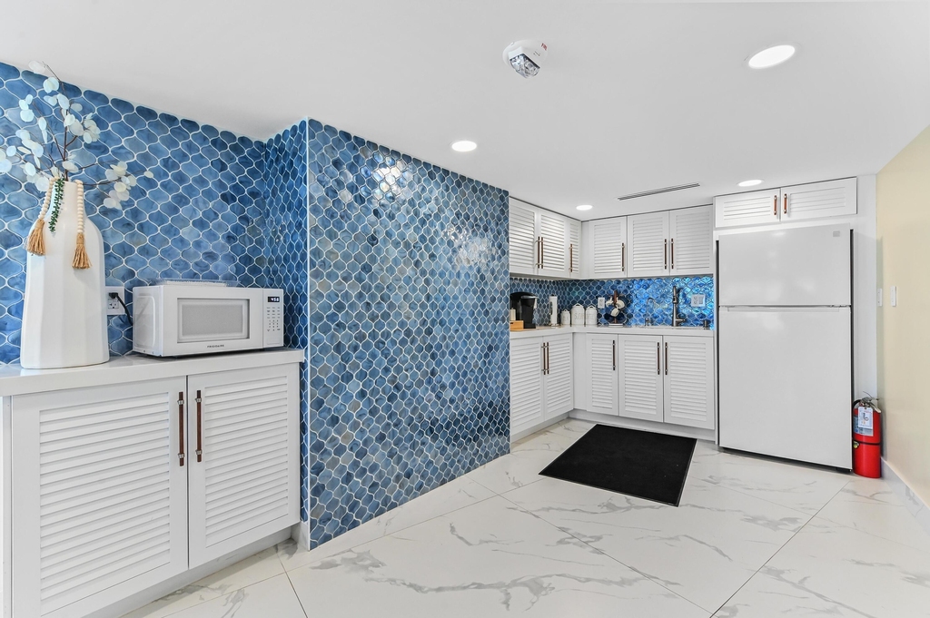 710 N Ocean Boulevard - Photo 5