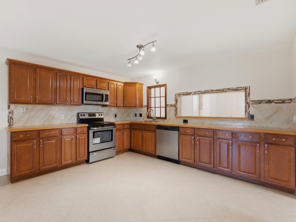 1235 Sussex Street - Photo 12