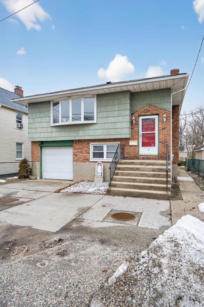 9 Bay Beach Avenue - Photo 2