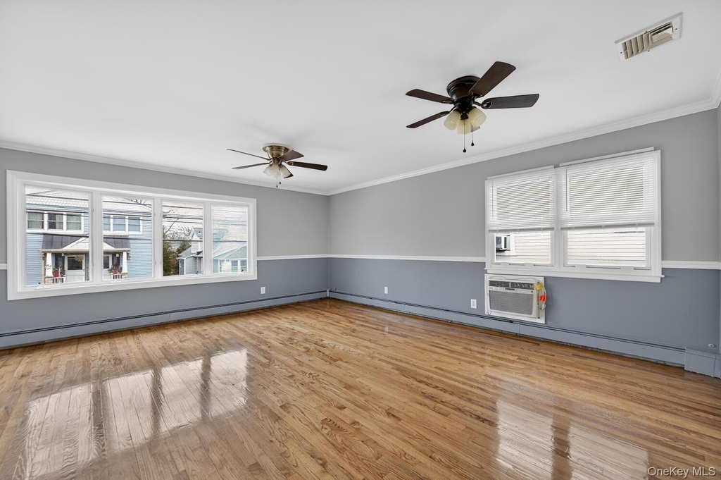 9 Bay Beach Avenue - Photo 5