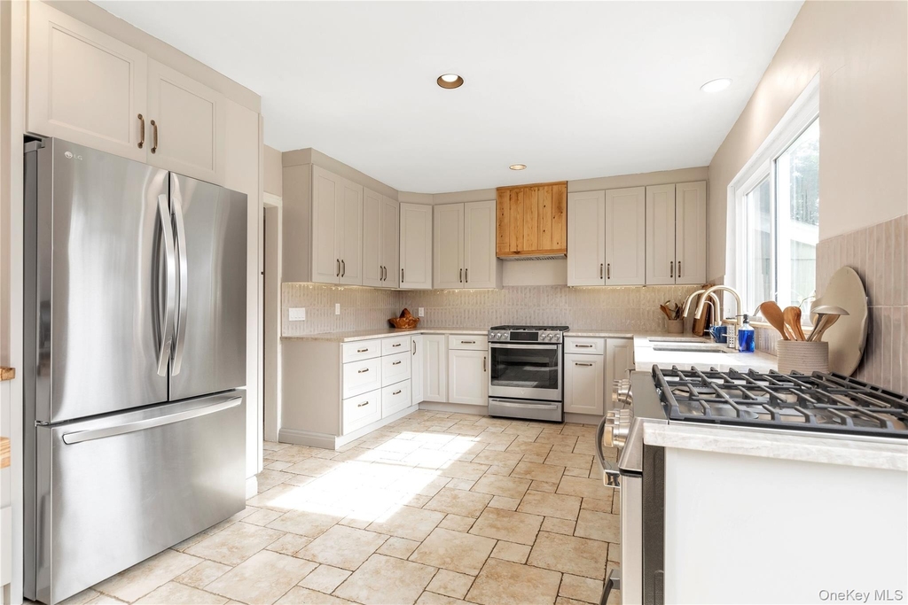 1443 Park Street - Photo 6