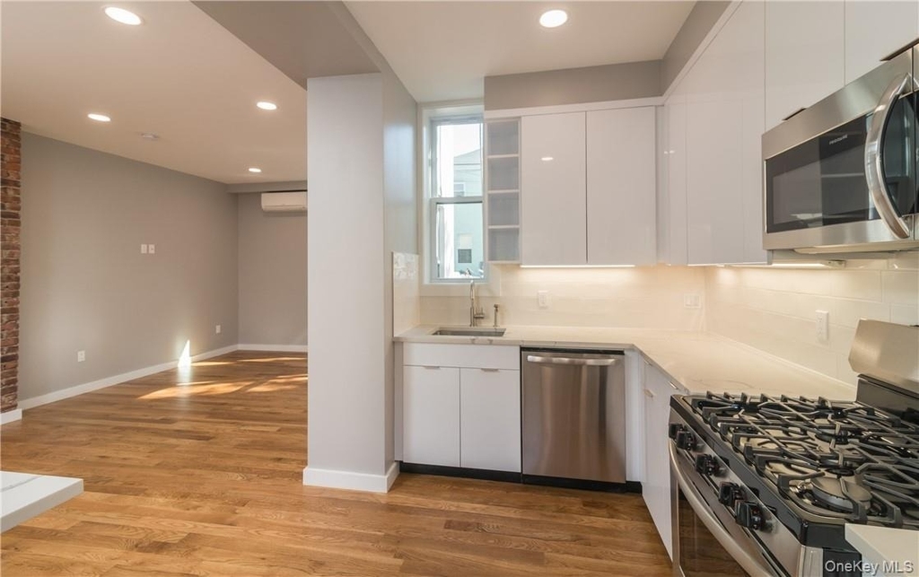 86 Main Street - Photo 11