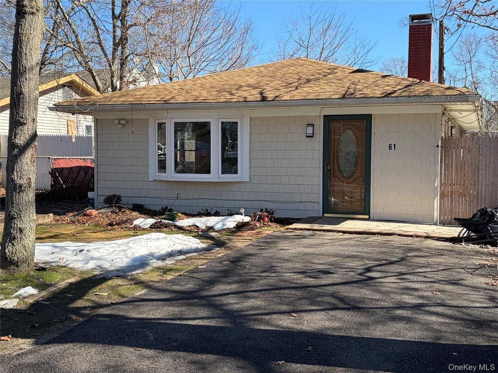 61 Montgomery Avenue - Photo 0