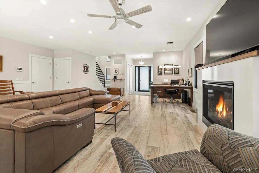 55 S Phillips Avenue - Photo 5