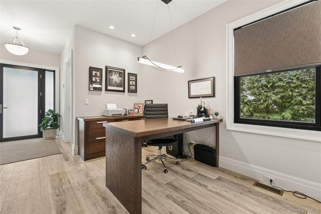 55 S Phillips Avenue - Photo 8