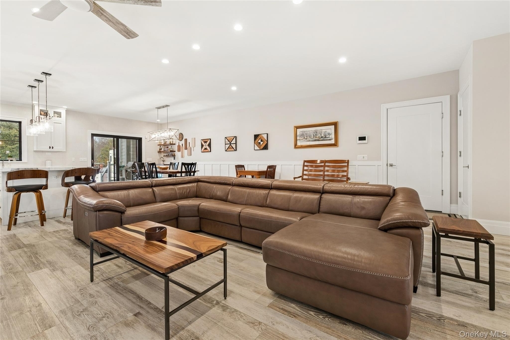 55 S Phillips Avenue - Photo 3
