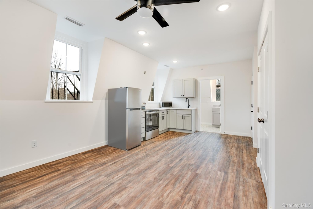 81 Market Street - Photo 3