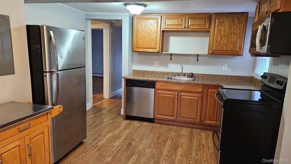 192 Main Street - Photo 2
