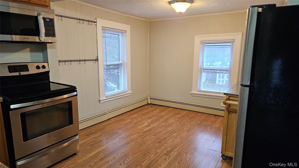 192 Main Street - Photo 3