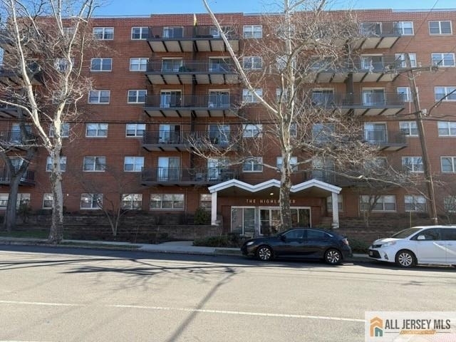 123 S Adelaide Avenue - Photo 0