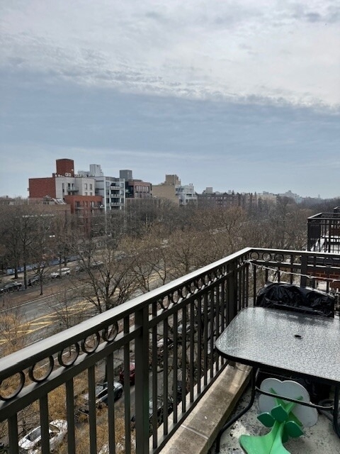 540 Ocean Parkway - Photo 2