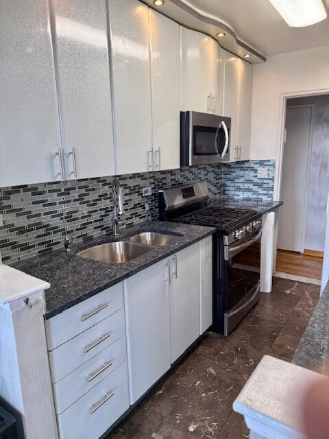 540 Ocean Parkway - Photo 3