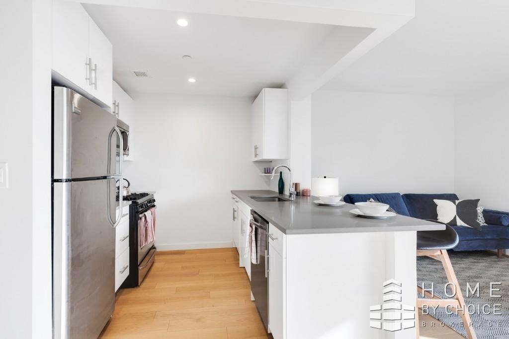 65-70 Austin Street - Photo 3