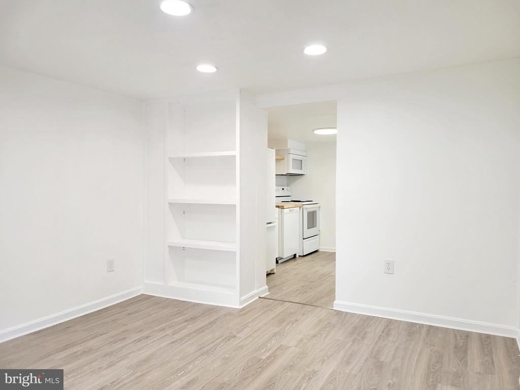 233 Kern Street - Photo 2