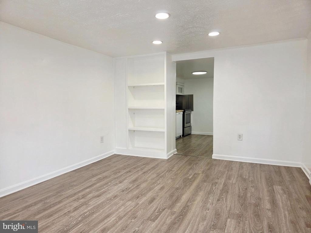 233 Kern Street - Photo 2