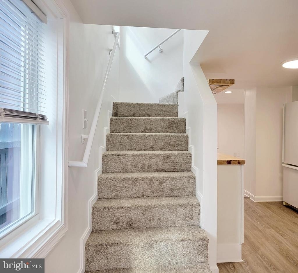 233 Kern Street - Photo 7