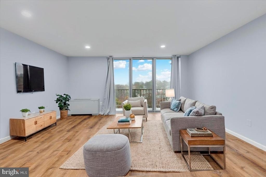 4520 King Street - Photo 2