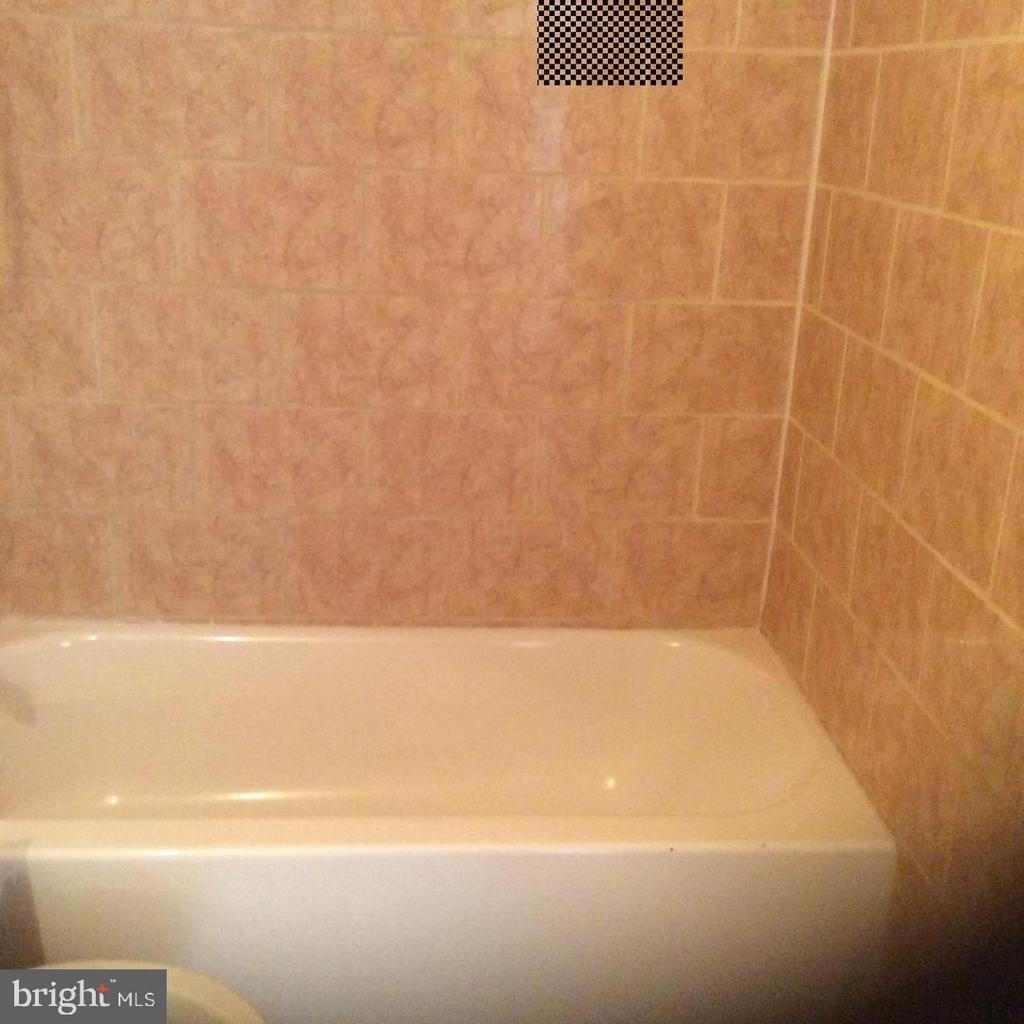 5831 Quantrell Avenue - Photo 4
