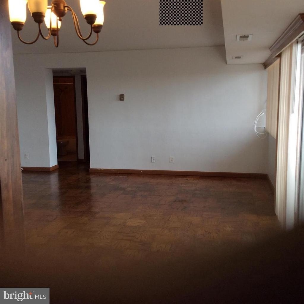 5831 Quantrell Avenue - Photo 6