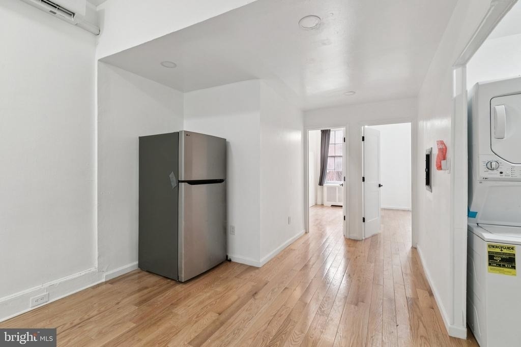 1225 Spruce Street - Photo 2