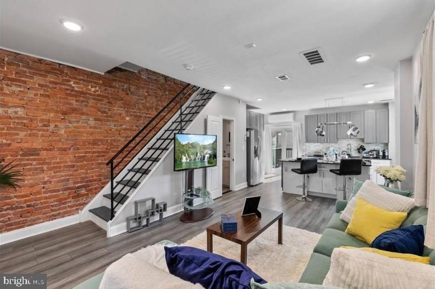 1449 S 32nd Street - Photo 3