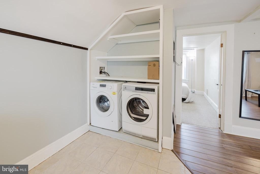 34 Burke Avenue E - Photo 6