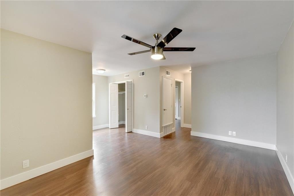 7504 Carver Ave - Photo 3