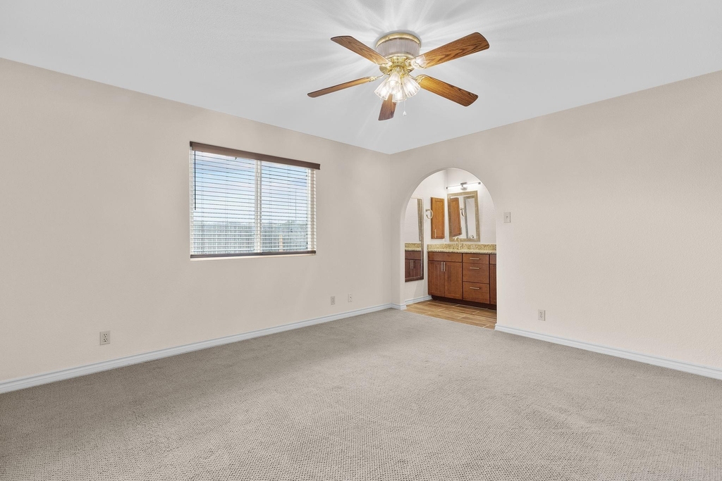 2630 Gwendolyn Ln - Photo 16