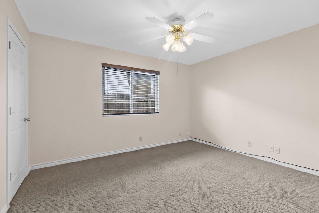 2630 Gwendolyn Ln - Photo 22