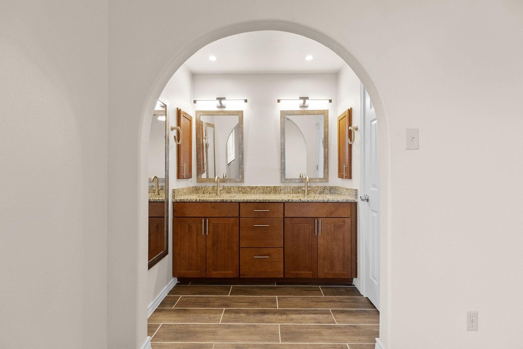 2630 Gwendolyn Ln - Photo 18
