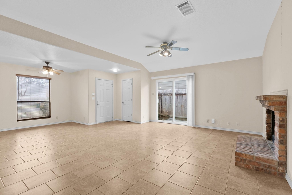 2630 Gwendolyn Ln - Photo 7