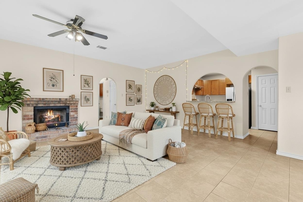 2630 Gwendolyn Ln - Photo 0
