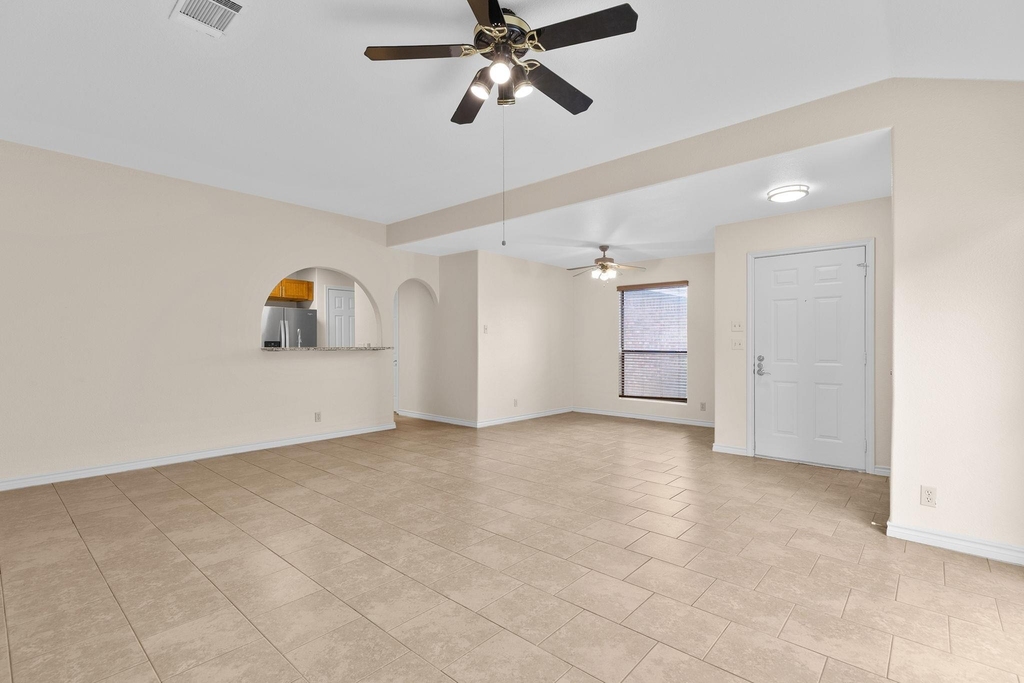 2630 Gwendolyn Ln - Photo 8