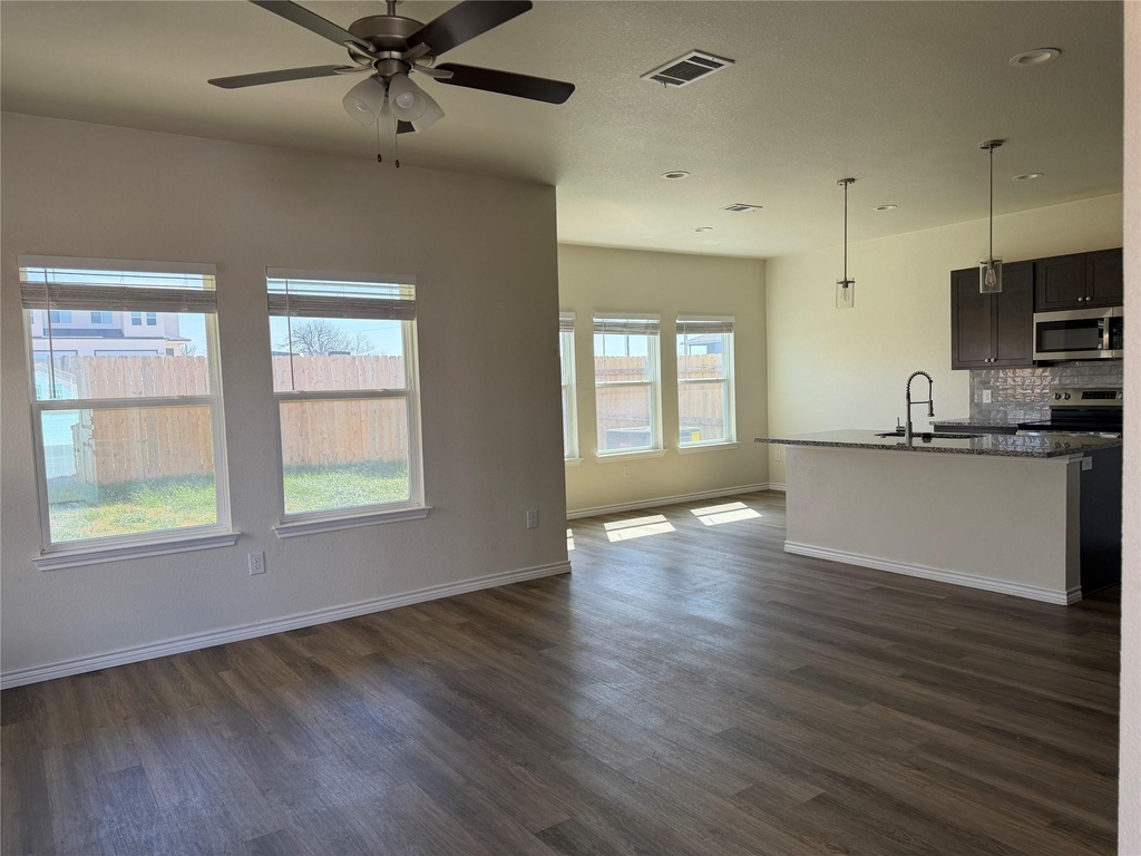 510 Whirlaway Dr - Photo 0