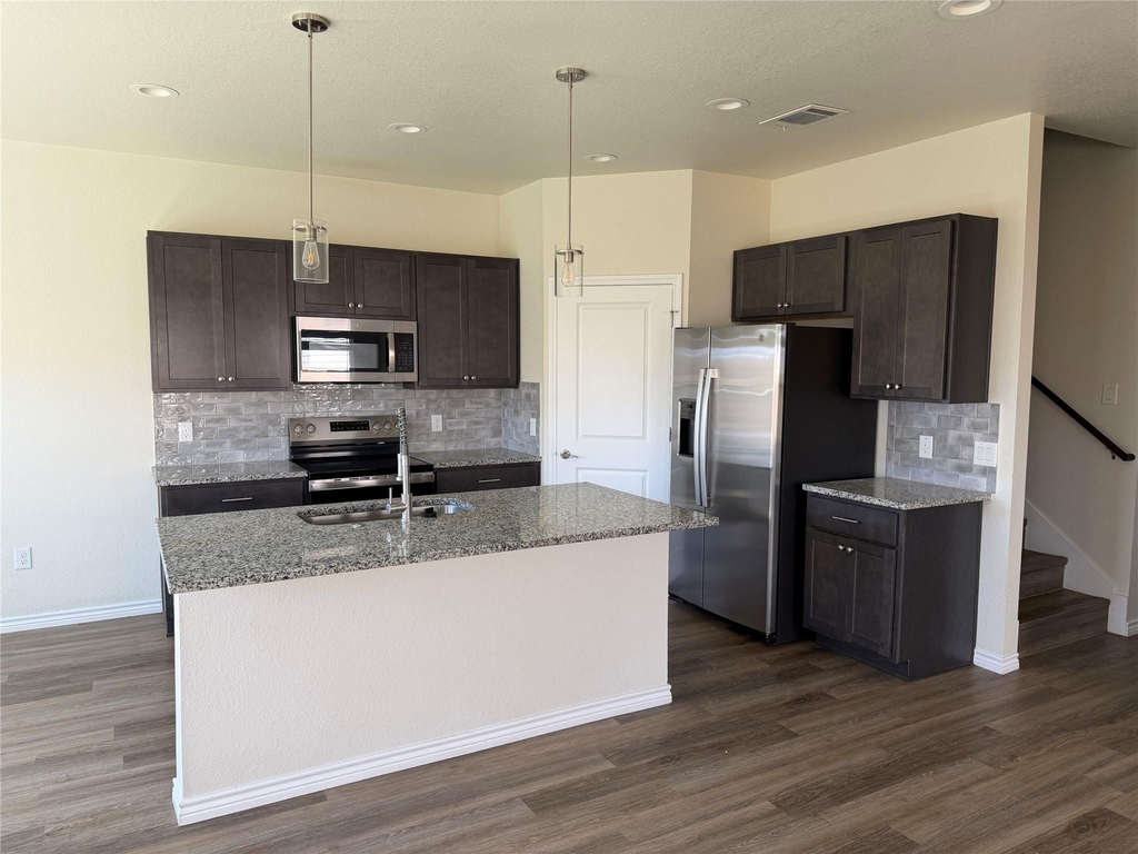 510 Whirlaway Dr - Photo 2