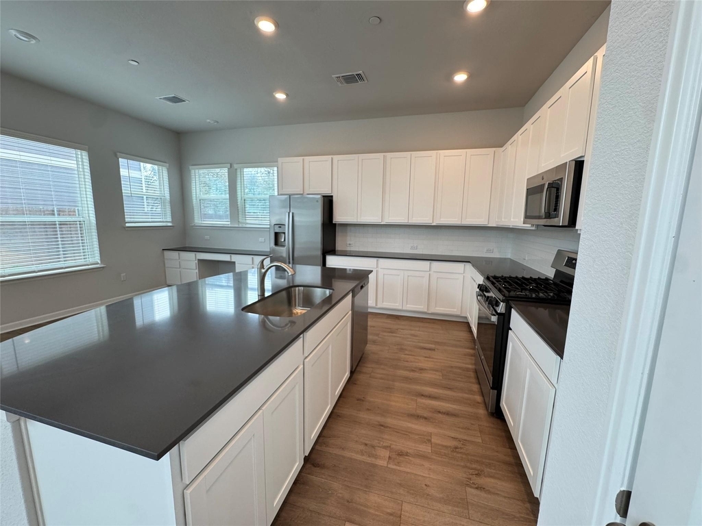 3000 Chisholm Trail Rd - Photo 7
