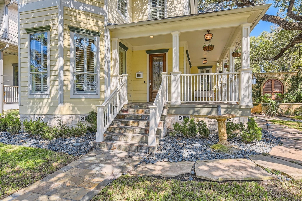 2390 W 8th St - Photo 5
