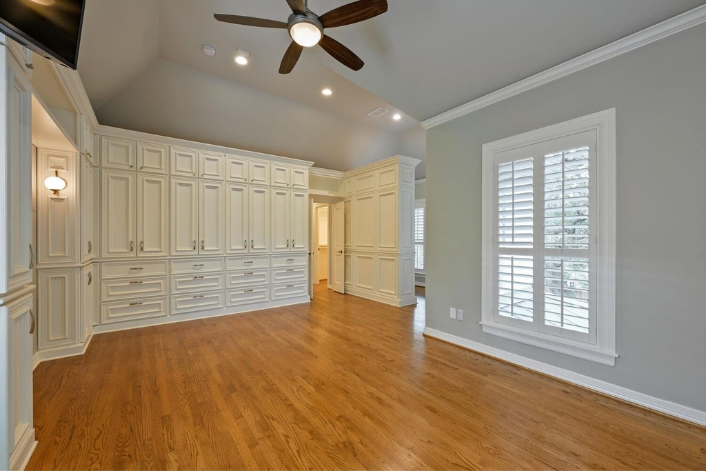 2390 W 8th St - Photo 19