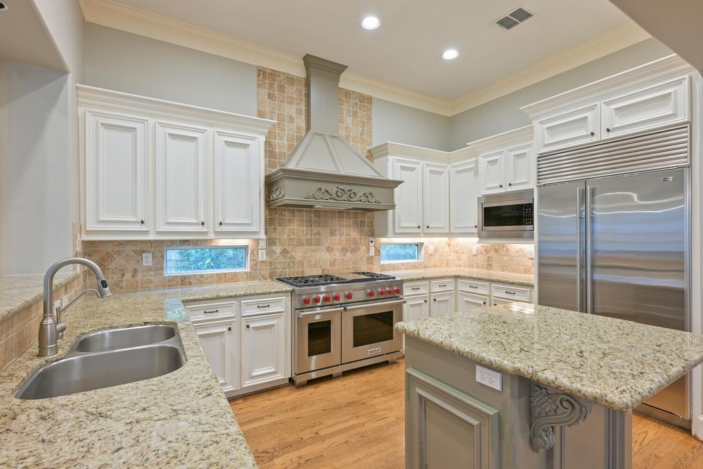 2390 W 8th St - Photo 12