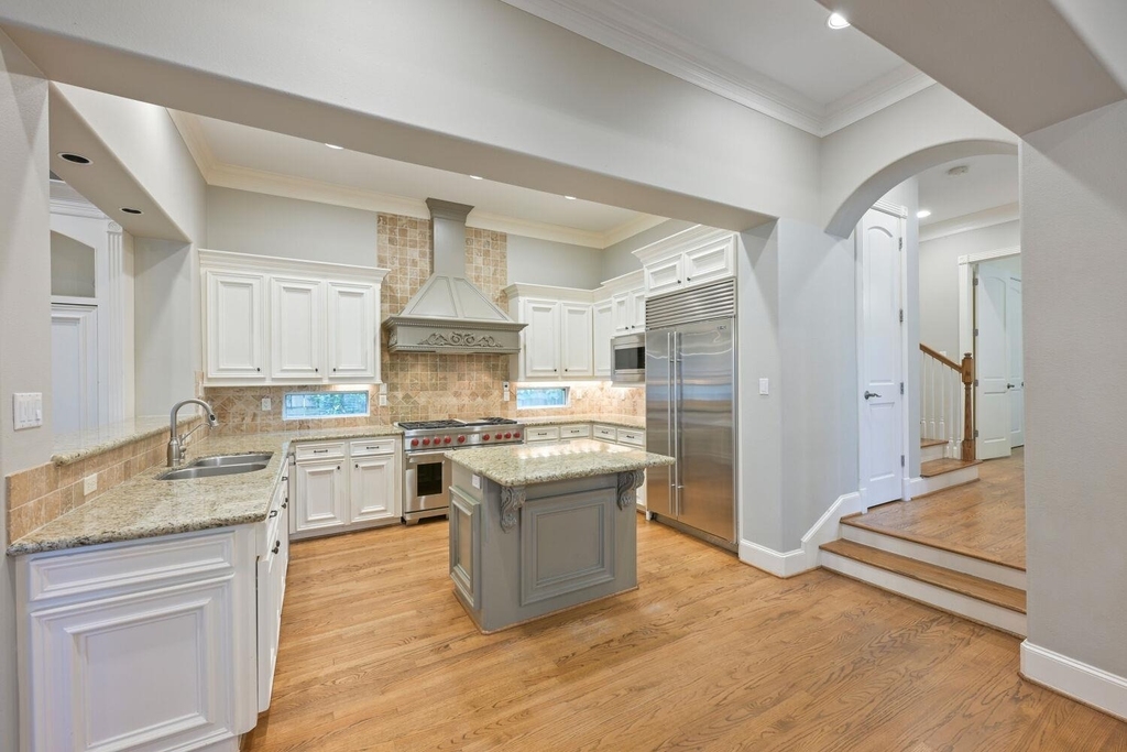 2390 W 8th St - Photo 10