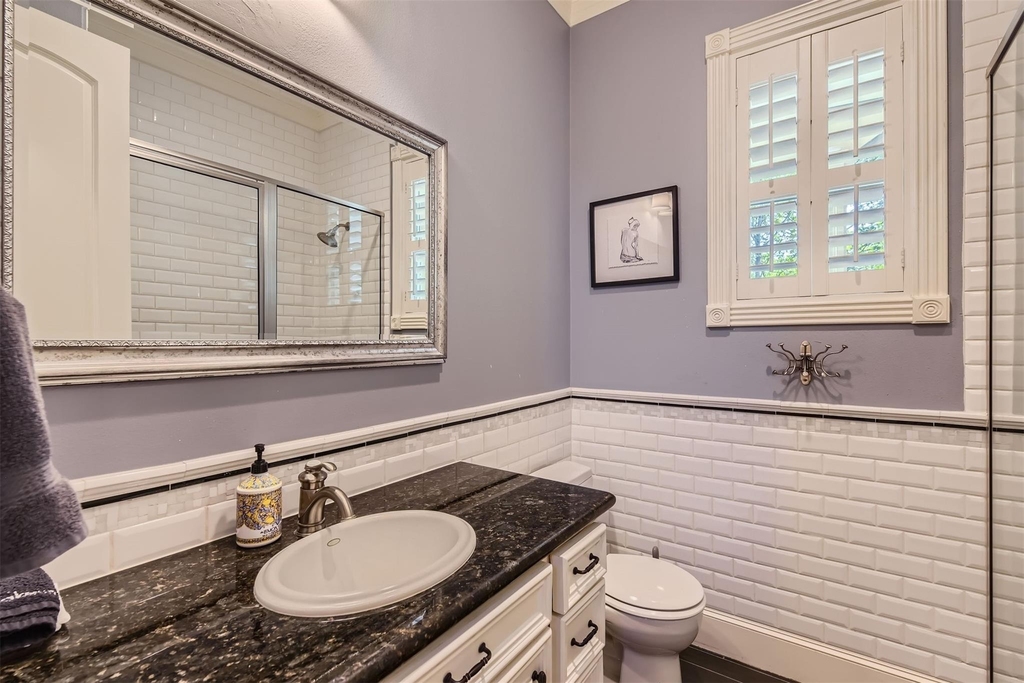 2390 W 8th St - Photo 17